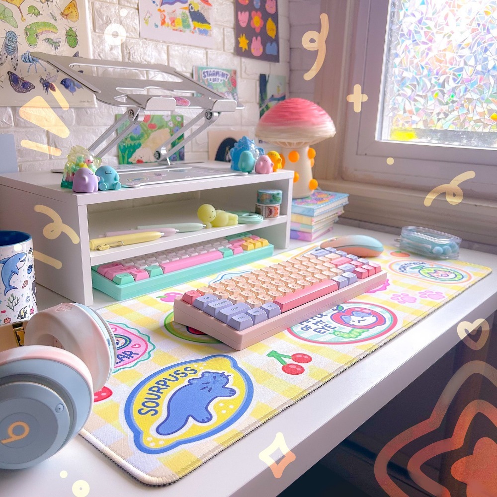 سجادة مكتب فروت كيتي، لوحة ماو - مراجعة Retro Gaming Desk Setup وسعره